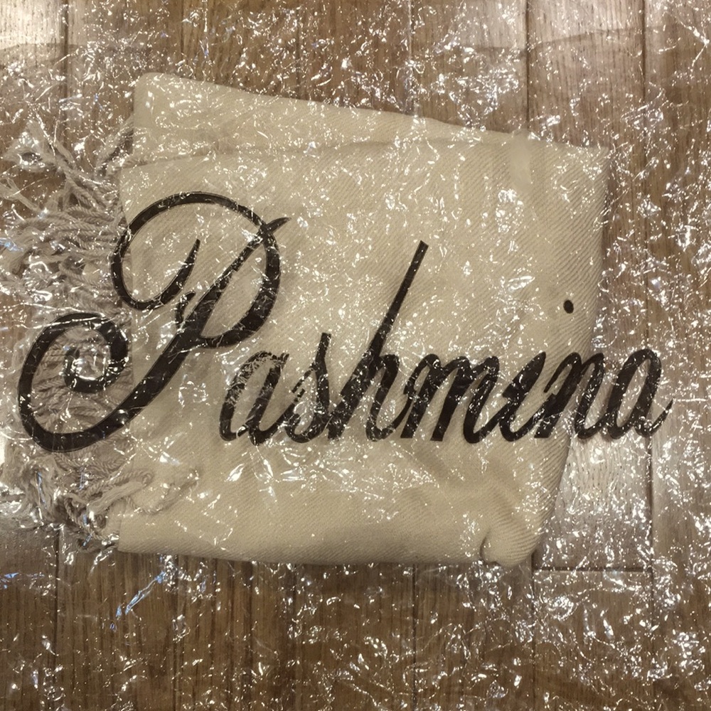 Pashmina Scarf/Shawl - Picture 2 of 4